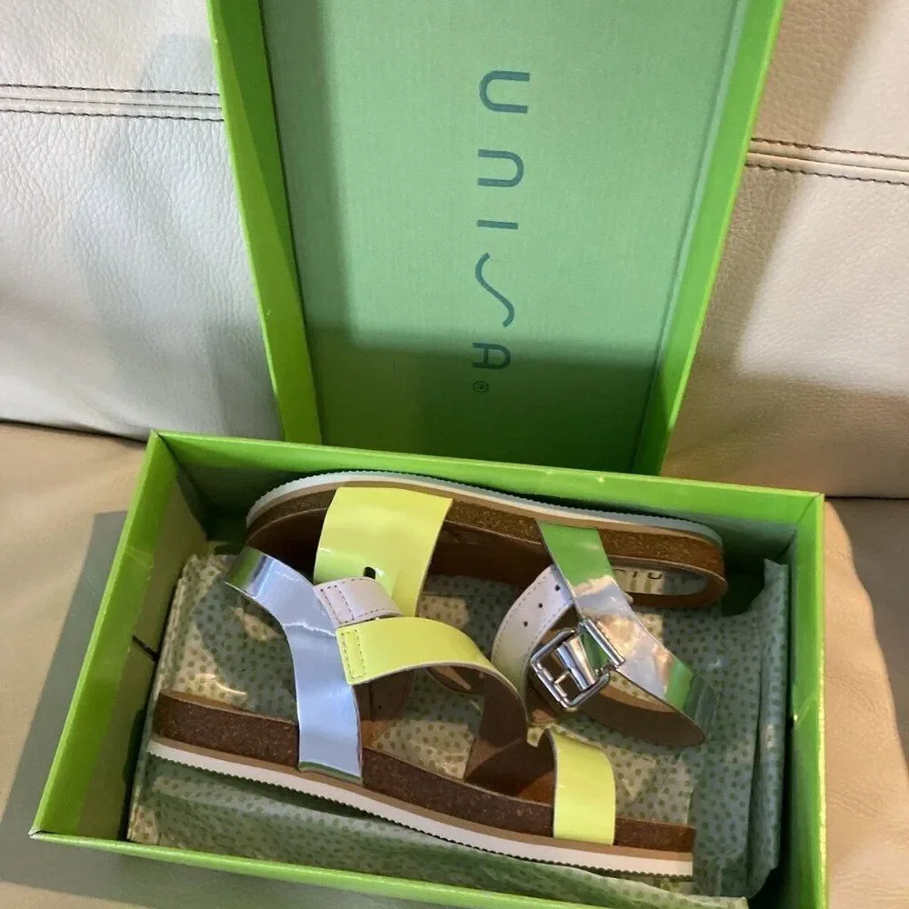 NEW - Unisa Girl’s; Sandals Makena - SIZE 3 YOUTH, 34 EU